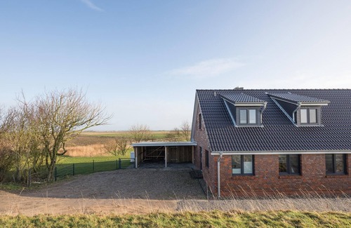 Neugalmsbull House | Vacation home Linas Huis in Galmsbüll for up to 5 people