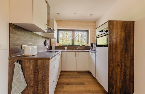 Eslohe House | Vacation Home "Log Cabin 2 with Mountain View", Private Terrace and Wi-Fi in the Sauerland