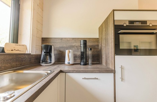Eslohe House | Vacation Home "Log Cabin 2 with Mountain View", Private Terrace and Wi-Fi in the Sauerland