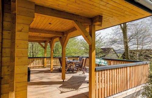 Eslohe House | Vacation Home "Log Cabin 2 with Mountain View", Private Terrace and Wi-Fi in the Sauerland