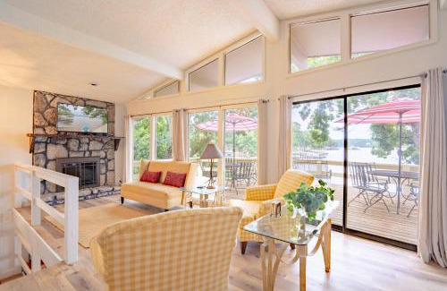 Lake Ozark House | Vacation Home Mallard Water Front two king beds