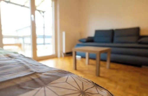 Pasching House | Vacation home & mechanic's accommodation - 10 beds, fully equipped for group trips