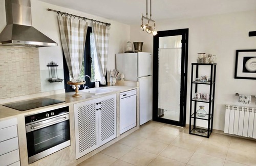 Cala Santany House | Vacation Home "Ocean Blues" with Private Pool, Shared Terrace & Wi-Fi