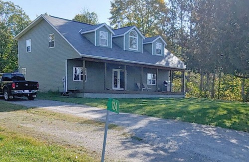 Port Loring House | Vacation Home Port Loring ON on OFSC Trails