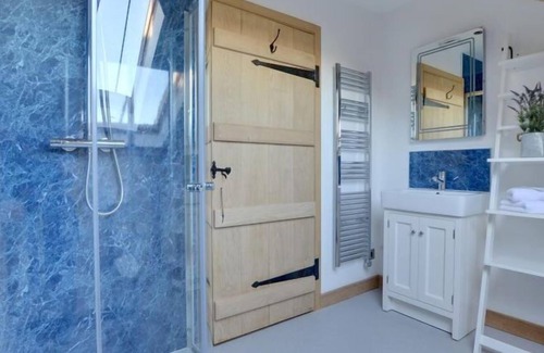 Stone in Oxney House | Vacation home Stone Farm in Tenterden - 8 persons, 4 bedrooms
