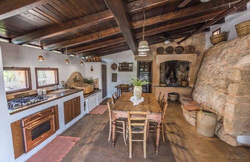 Racale House | Vacation Home “Tia Maria Country Inn - Il Trullo” with Pool, Terrace & Garden