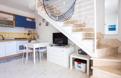 Viddalba House | Vacation Home "Villa Asia" with Balcony, Private Terrace & A/C