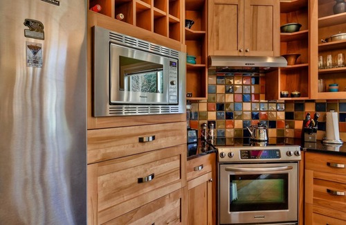 Sunburst Estates House | Vacation home with lots of amenities and convenient location to ski runs nearby