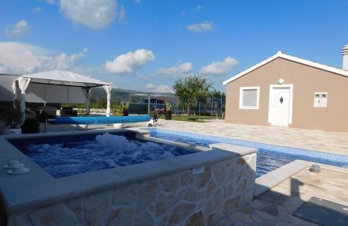 Lecevica House | Vacation house Radosic