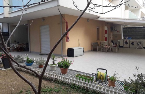 Roseto degli Abruzzi House | Vacation home with garden by the sea