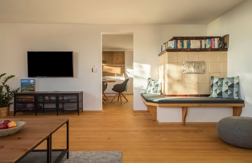 Eichenberg Apartment | Vacation on the Farm - Apartment "Bauerngarten" with Lake View & Wi-Fi; Parking Available