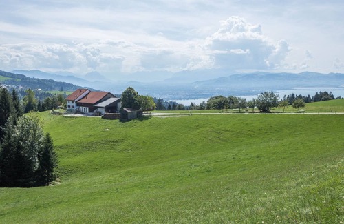 Eichenberg Apartment | Vacation on the Farm - Apartment "Bauerngarten" with Lake View & Wi-Fi; Parking Available