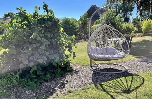 Bliesdorf Apartment | Vacation on the farm!
