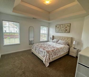 Jonesboro House | Vacation Paradise In Jonesboro