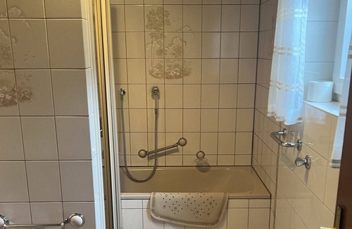 Straßenhaus Apartment | Vacation rental year field