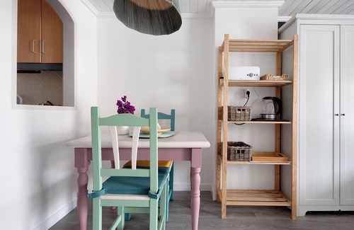 Las Arenas Apartment | Vacation Studio 'Actors' with Mountain View, Private Terrace and Wi-Fi