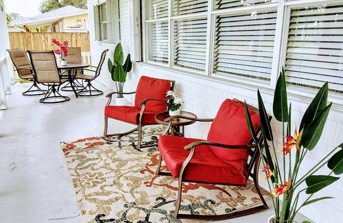 Sebastian Highlands House | Vacation Vibes! Close to beaches, pools, walk to golf and waterfront bars.