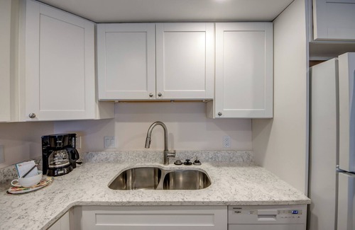 Fort Myers Beach Condo | Vacation Villas #535 - Beachfront Condo with Amazing View and Screened Lanai!