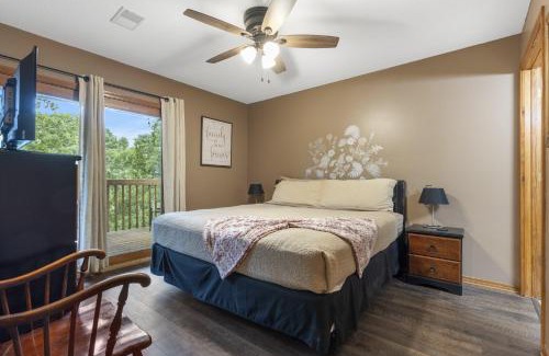 Notch Estates House | Vacay N Stay - Quiet Community Near Branson
