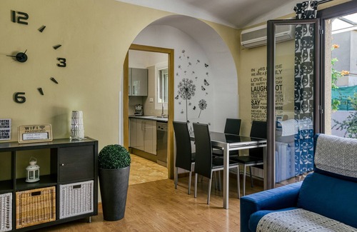 Banyoles House | Vaction Home "Cals Avis" with Private Terraces & Wi-Fi