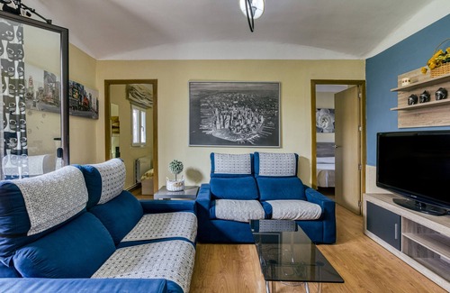 Banyoles House | Vaction Home "Cals Avis" with Private Terraces & Wi-Fi