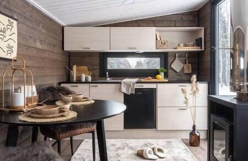 Kolari House | Vadelmasaunafireplacewifibbqterraceskiylläs