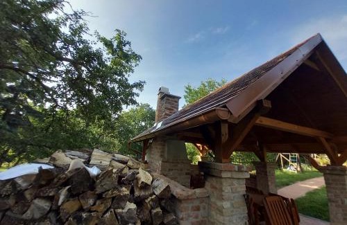 Ispank House | Vadszőlős Porta