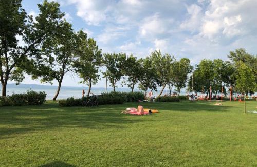 Balatonoszod Apartment | Vadszilva Apartman