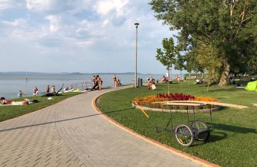 Balatonoszod Apartment | Vadszilva Apartman