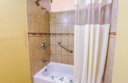 Alamitos Beach Hotel | Vagabond Inn Long Beach