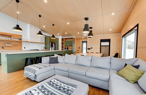 Saint Ferreol les Neiges House | VAIL 12 - Modern 5 bedroom chalet for 18 people with spa