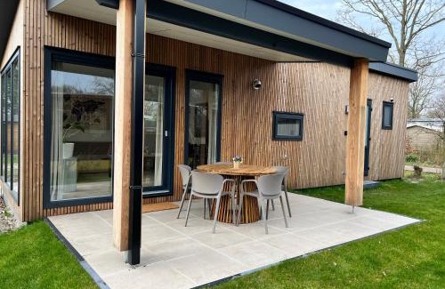 Sint Maartensvlotbrug Ski Chalet | Vakantiehuisje Zeegeluk vlakbij de kust