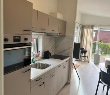 Sint Maartensvlotbrug Ski Chalet | Vakantiehuisje Zeegeluk vlakbij de kust