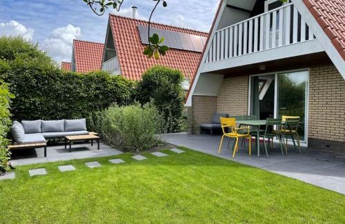 Goingarijp House | Vakantiewoning Sneekermeer, huur sloep of zeilboot mogelijk