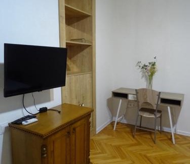 Vake Apartment | Vake Super Quiet and Comfy Apartment with a Yard