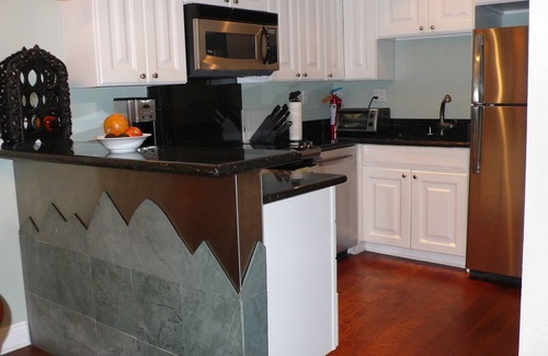 Mammoth Lakes Condo | Val D' Isere-Beautiful! - Ski In/Out! Condo.