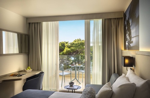 Suha Punta Hotel | Valamar Carolina Hotel & Villas