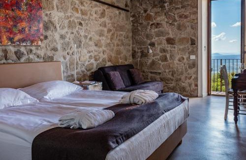 Sassofortino House | VALDONICA WINERY Fine Dine & Wine Hotel
