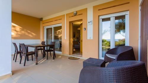 Portimao City Centre Apartment | Vale da Ribeira 2BDR House W/Pool by LovelyStay