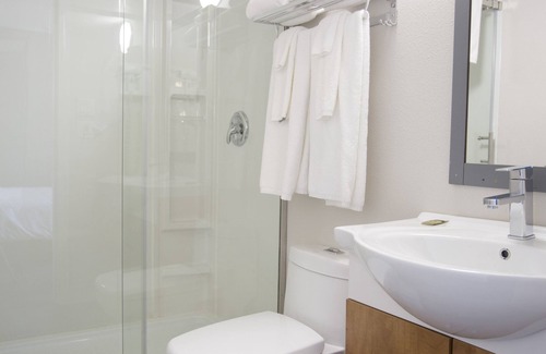 Valemount Hotel | Valemount Vacation Inn