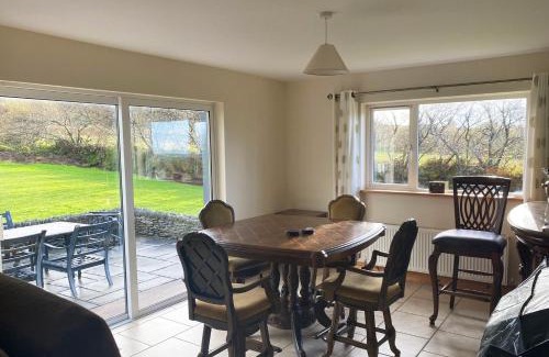 Bothar Bui House | Valentia View Holiday Home by Trident Holiday Homes