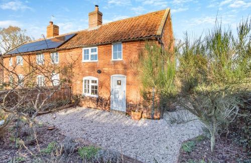 Saxmundham House | Valentine Cottage