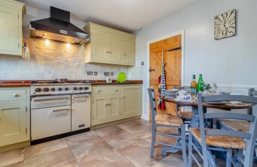 Saxmundham House | Valentine Cottage