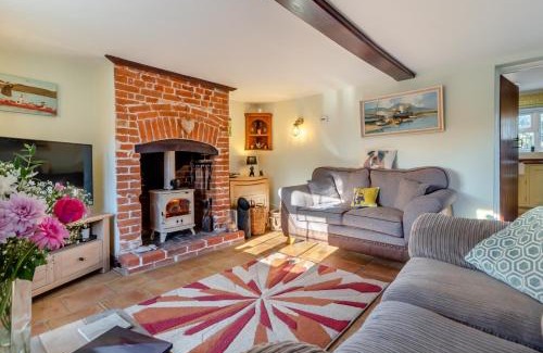 Saxmundham House | Valentine Cottage