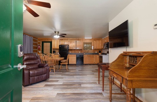 Lookout Mountain Cabin | Valentine Drive Cabin 1
