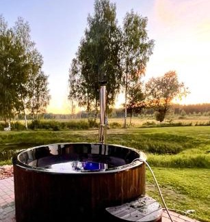 Polva County Villa | Valgesoo maakivivilla kuni 20-le kylalisele