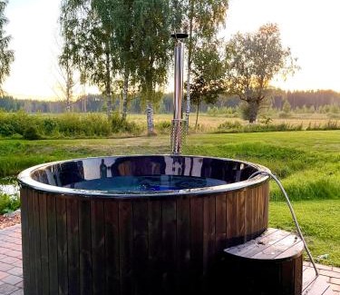 Polva County Villa | Valgesoo maakivivilla kuni 20-le kylalisele