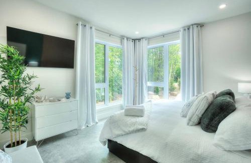La Conception House | Valhalla Tremblant Cabin Retreat-Your Haven Awaits!