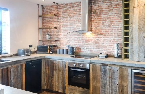 Woodhorn House | Valhallah Cottage Retreat