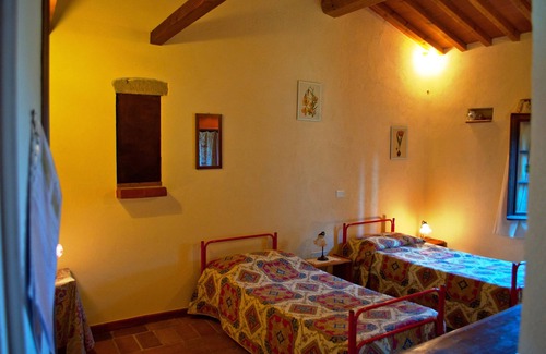 Toiano Bed & Breakfast | Vallacchi b&b Authentic Acient Tuscany CountryHouse, family welcome